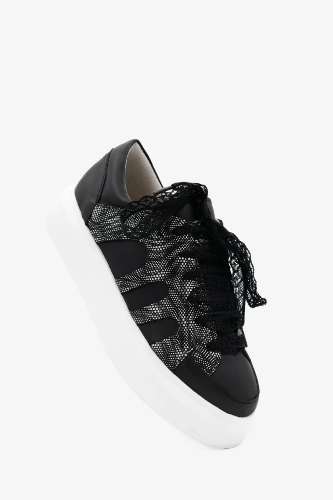 kožne patike sa čipkom