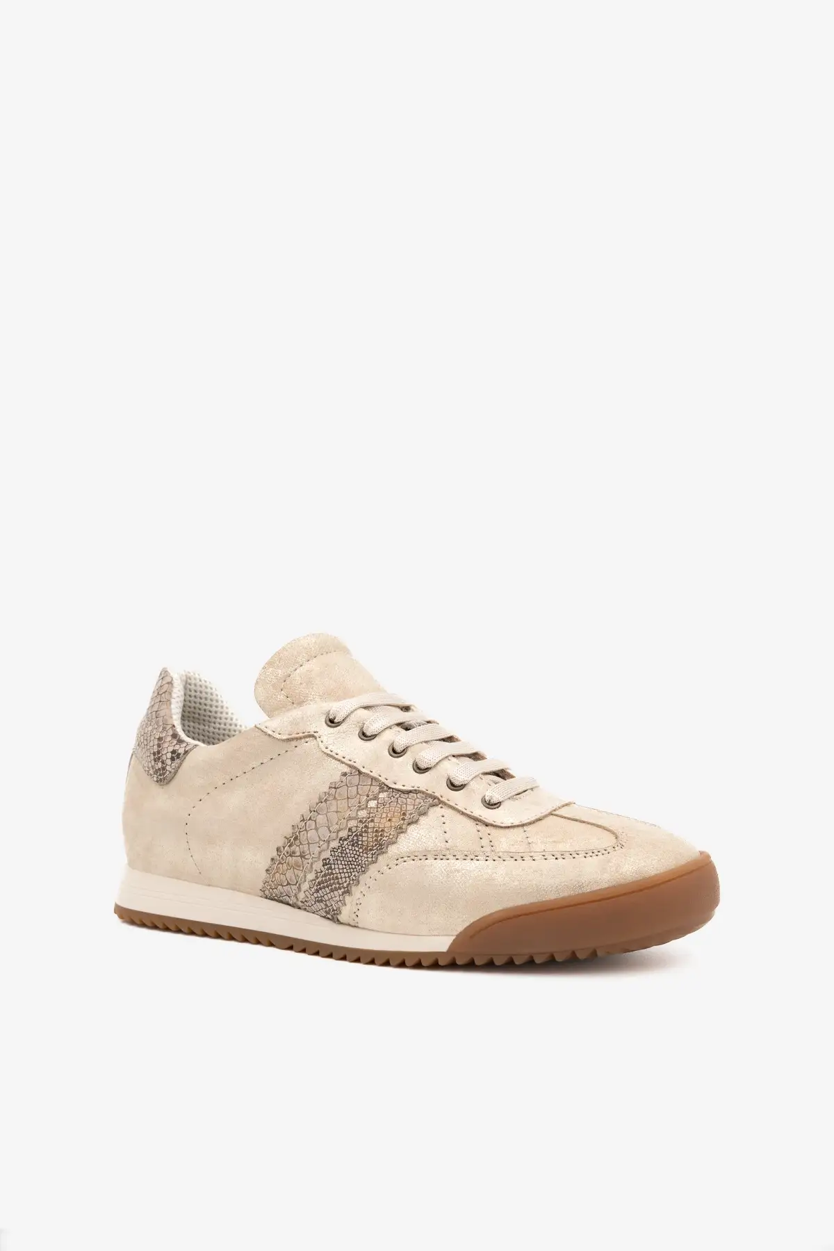 patike sa metalik efektom