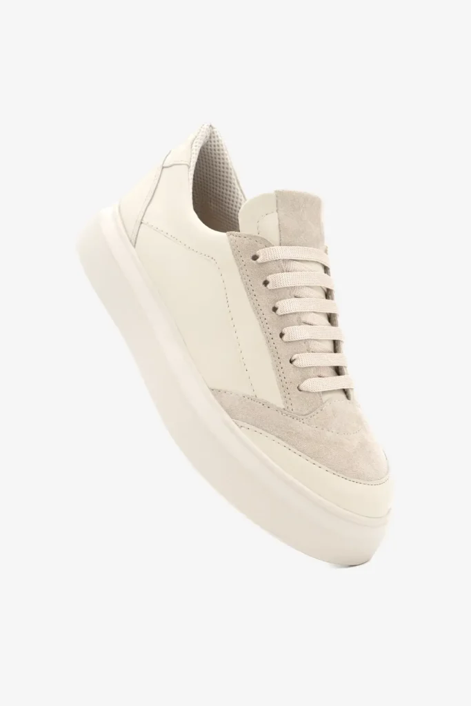 Monohromatske bež patike