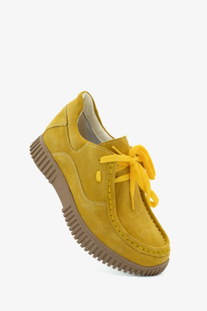 velur patike mustard