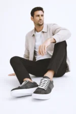 Tamno sive patike od brušene kože